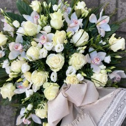 Funeral Wreath Lightness