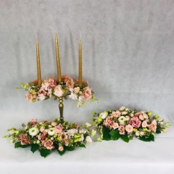 Wedding table decor in...