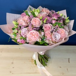 Bouquet of pink roses