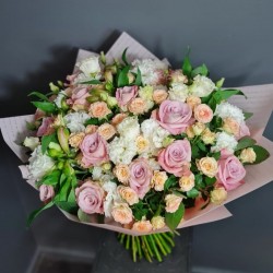 Bouquet of pink roses R1