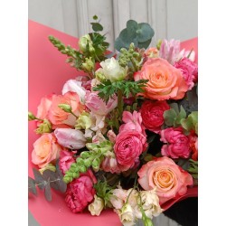Bouquet with pink roses