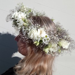 White head flower wreath